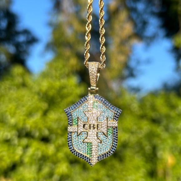 Brazil Necklace Soccer Chain and Team Badge Pendant Gift - Picture 1 of 2